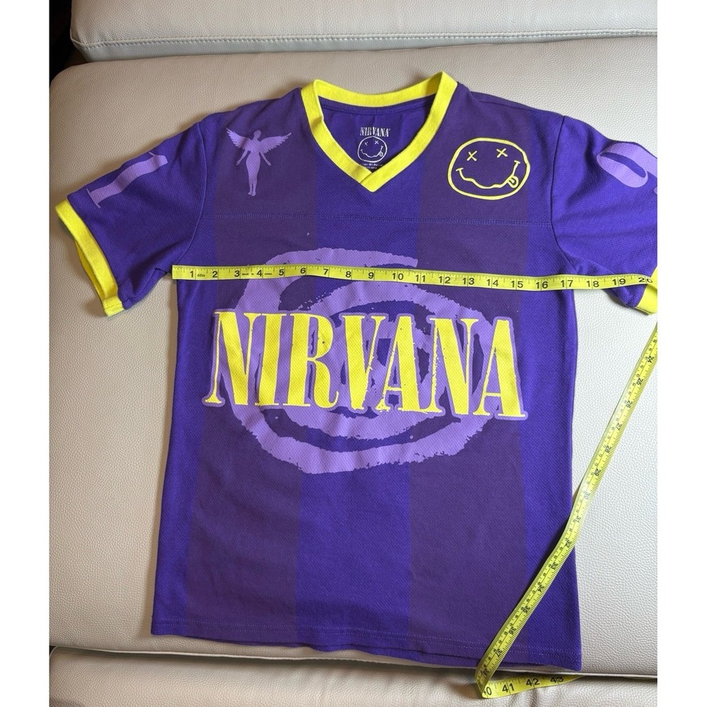 Women's XS Nirvana Purple Yellow Smiley Athletic V-neck short sleeve shirt.